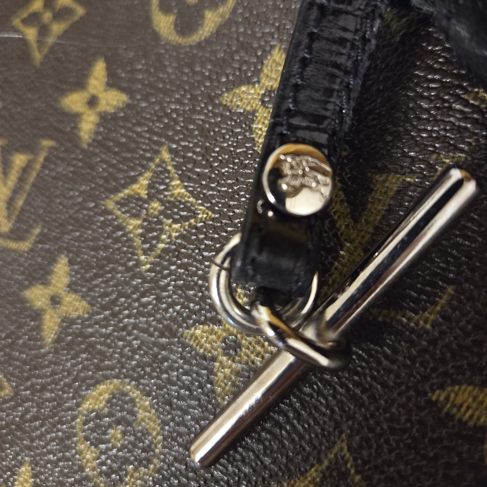 Burberry, Pony Hair, Patent Leather, Wristlet Clutch.😍 - Picture 6 of 12